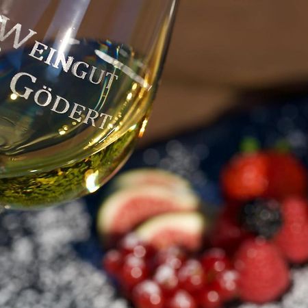 Weingut Goedert Apartment Osann-Monzel Ngoại thất bức ảnh